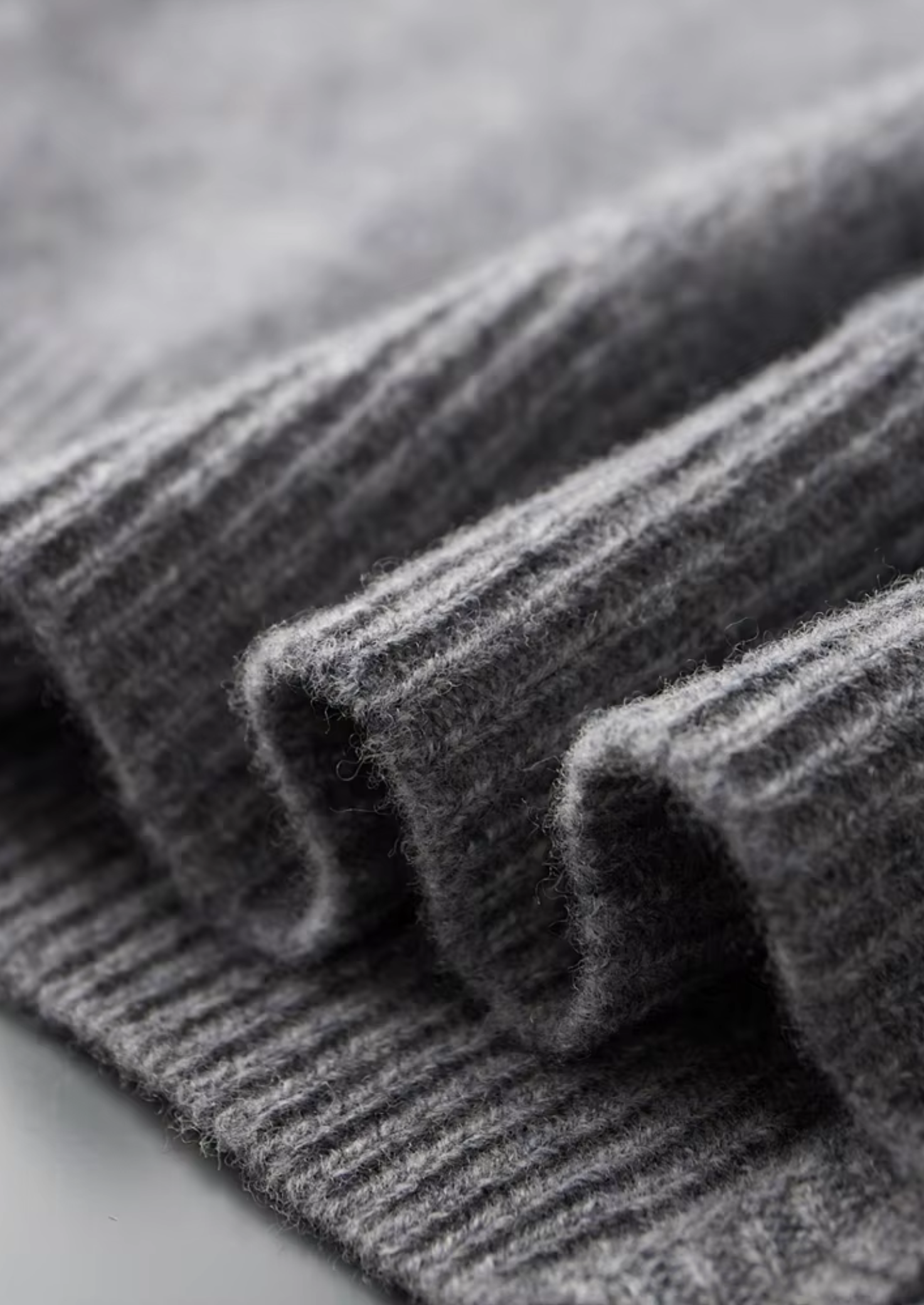 Merino-Strickjacke mit Reißverschluss und Zweifarbigkeit